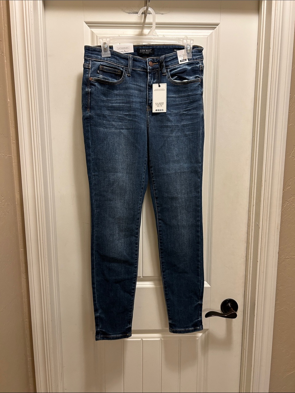 NWT Judy Blue 7/28 Dark Wash mid-rise Skinny Jeans